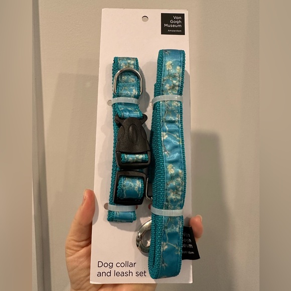 NWT Van Gogh “Almond Blossoms” Dog Collar and Leash - Picture 1 of 4